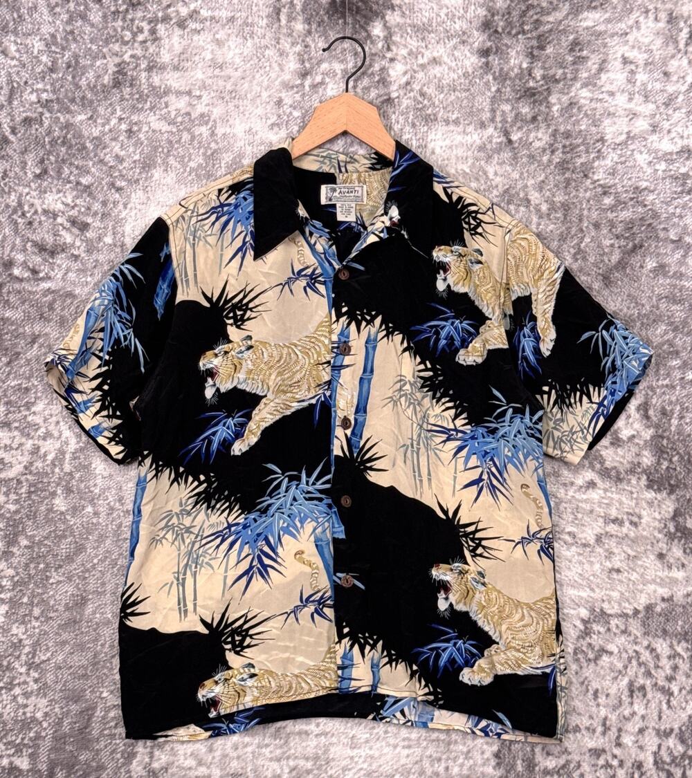 Vintage Avanti Hawaiian Shirt Medium Mens Silk Tiger Print Short Sleeve Button